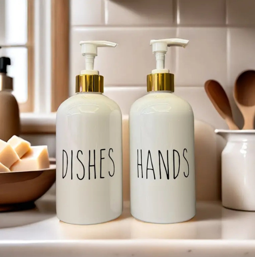 2pcs Letter Graphic Soap Dispenser for Kitchen And Bathroom